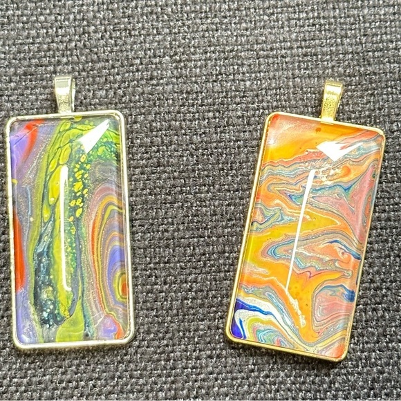 Fluid Art, Acrylic Hand Paint Pendants, Abstract, Glass cabochon 2 In Set 1876 - Picture 7 of 10